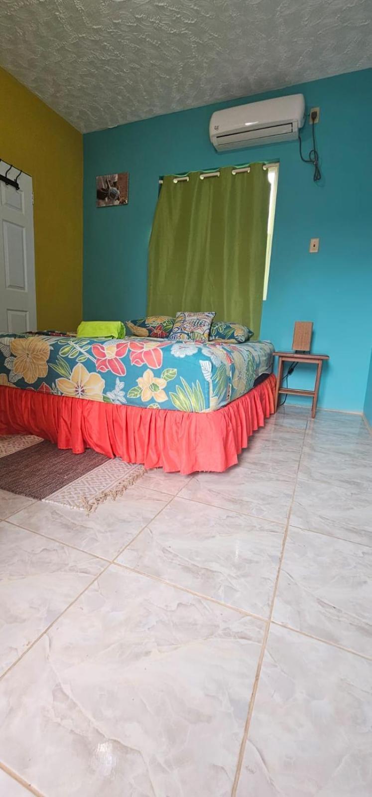 Fish Tobago Guesthouse Or Joy And Brandon Guesthouse Buccoo Szoba fotó